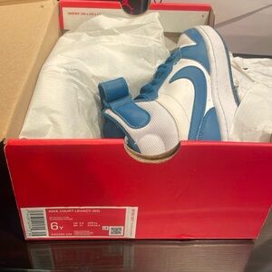 Hightop blue and white nike